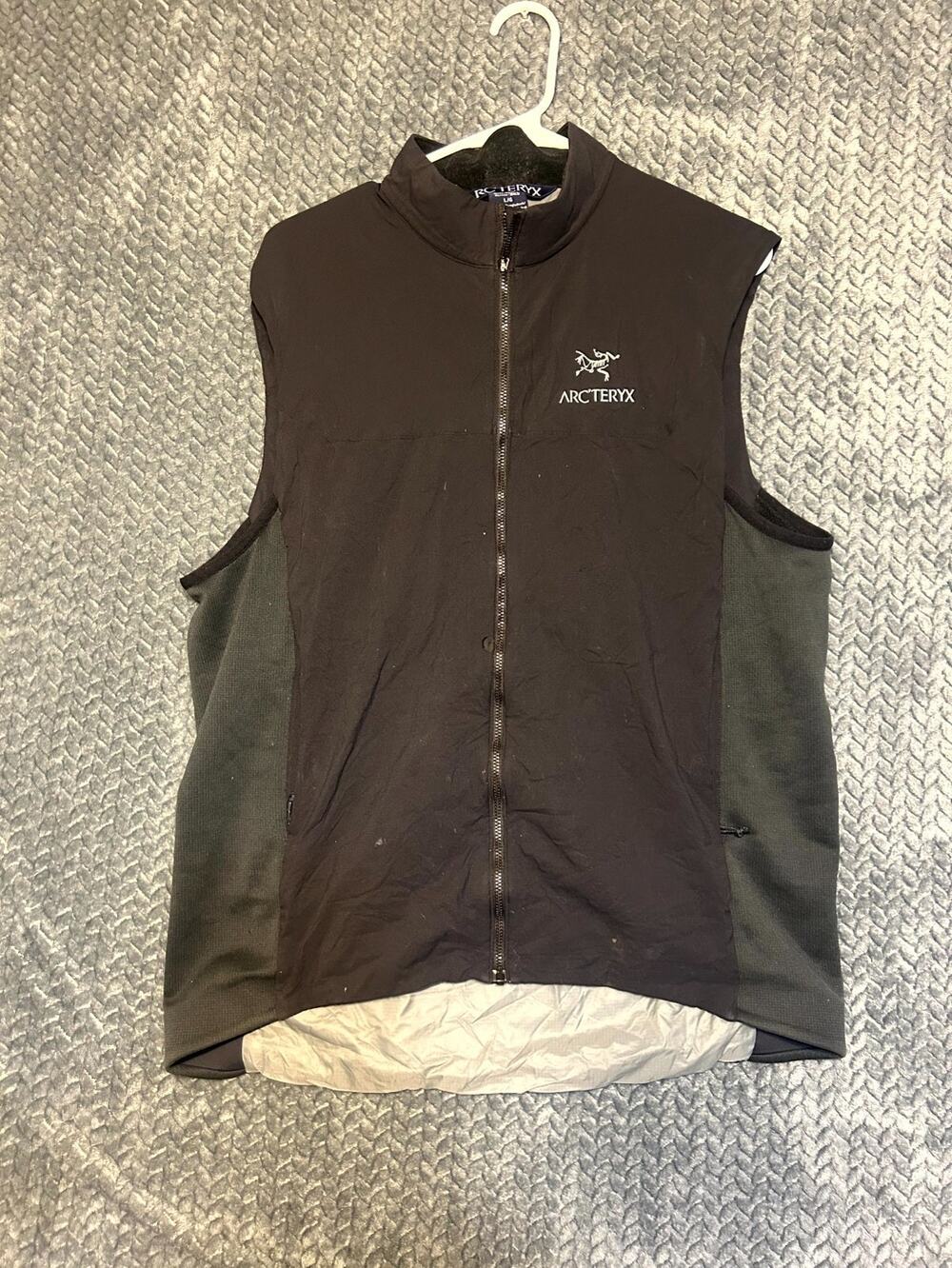 Arc'teryx Atom Insulated Vest Mens Large Black Lined Logo Mock Neck Full Zip